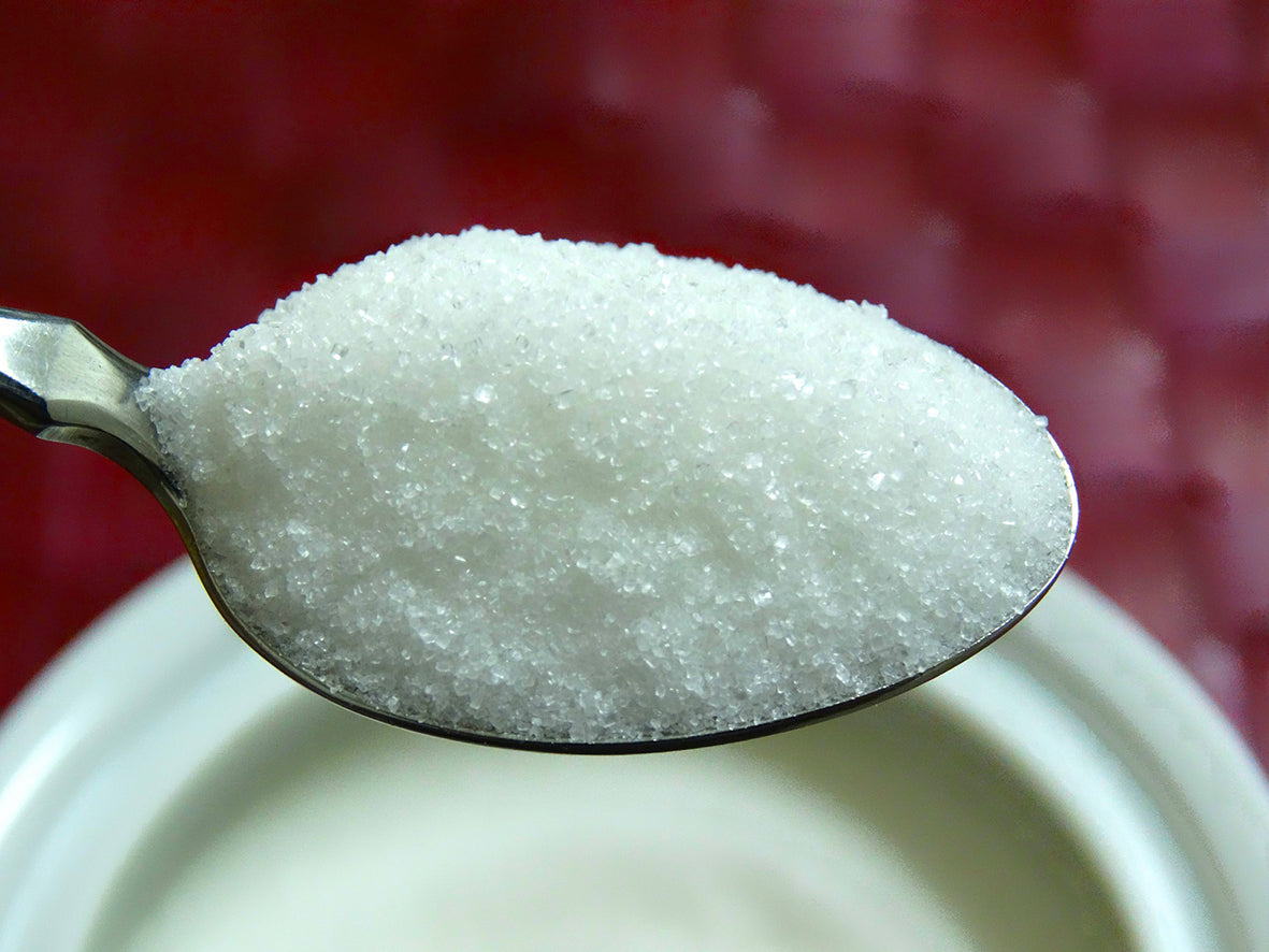 Löffel mit Zucker Zuckerersatz Birkenzucker Xylit als Gift für Hunde