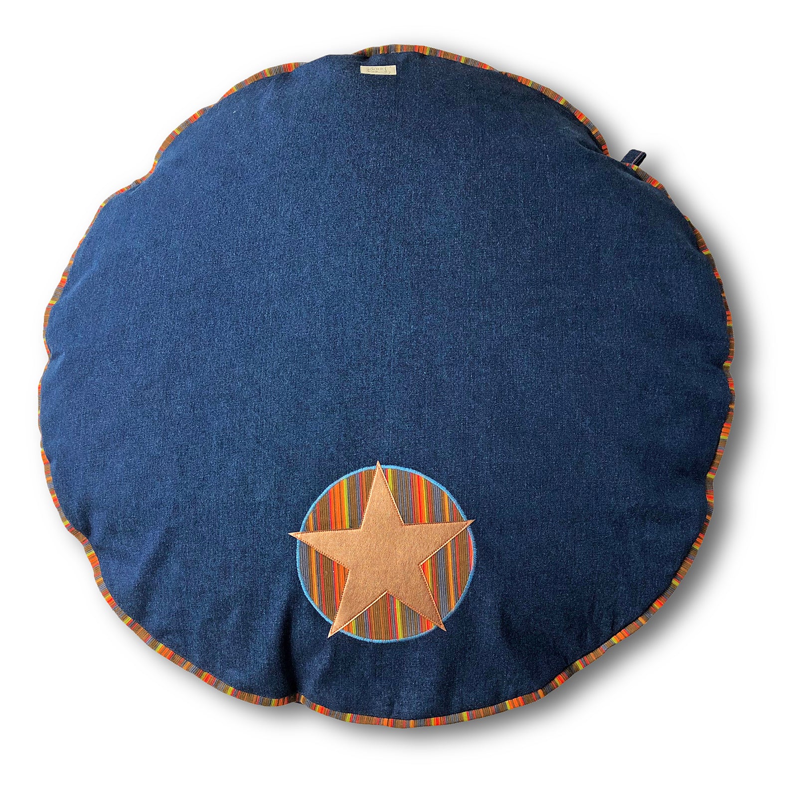 Hundebett rund aus Jeans Stoff Dunkelblau mit Stern aus veganem Leder in Kupfer und Cord für kleine und mittelgroße Hunde