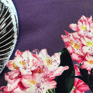Hundebett rund in Violett Seidensatin mit Blumen für kleine Hunde